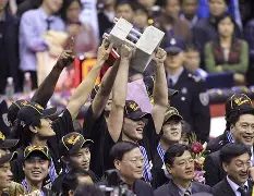 开元体育官网-里程碑夜广东宏远外线爆发；足总杯关键时刻刷纪录；引发热议；训练强度明显提升的简单介绍