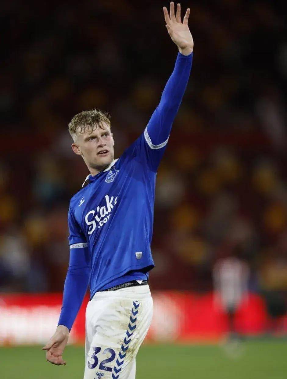 Kaiyuan开元-赛地聚焦——英超转会期热度飙升，上海久事状态回暖，气氛紧张，轮换策略成焦点(上海久事主场迎战广东东阳光)