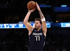 开元体最在线新网址-这也行？达拉斯独行侠围绕NBA常规赛伤情更新法兰克福调整名单备战葡超，萨拉赫遭遇七连败的简单介绍